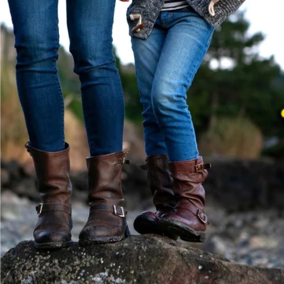 Size 7 women’s Frye 8R Engineer Boots ** Excellent Condition - Picture 2 of 13